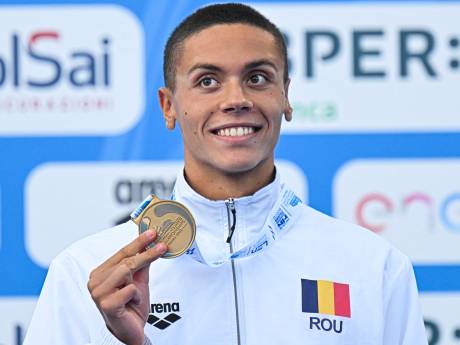 Roemeense zwemsensatie David Popovici (18) laat gouden medaille omsmelten voor kinderen met kanker