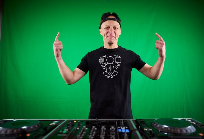 Charly Lownoise & Mental Theo Tiroler Kaboemsch