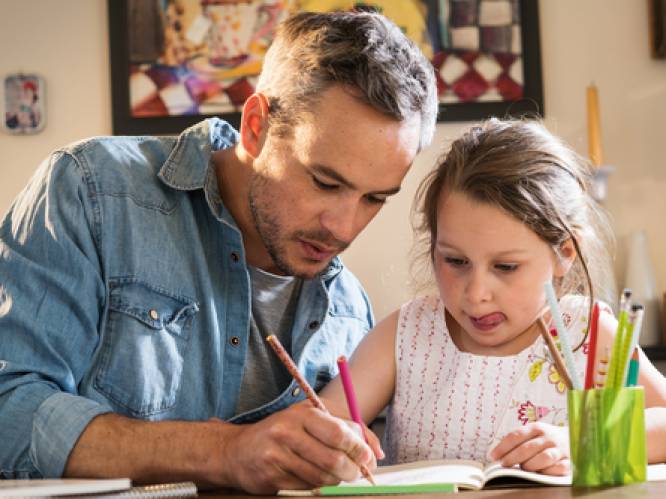 Onderzoek toont aan dat vaders een “uniek effect” hebben op de onderwijsresultaten van kinderen