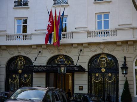 Ring van 750.000 euro teruggevonden in stofzuigerzak hotel Ritz