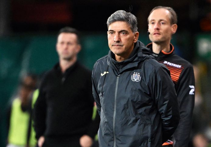 Anderlecht sacks Mazzù after Standard match ends in chaos