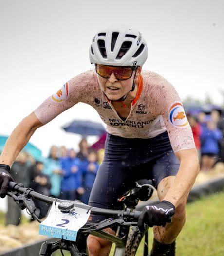 Fysieke problemen nekken Anne Terpstra: geen eindzege in wereldbeker mountainbike