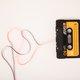 De muziekcassette is nog niet uitgestorven. Integendeel, maar waar speel je die dingen op af?