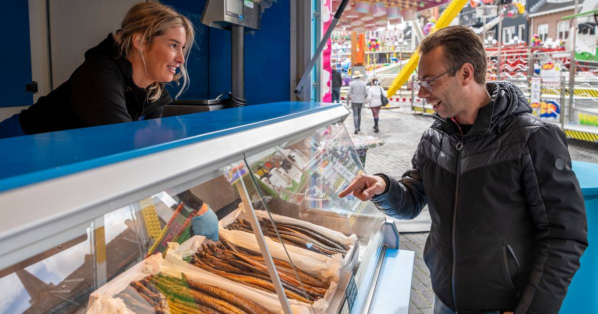 Niemand weet waarom, maar kermis in Terneuzen: dat is paling eten - Provinciale Zeeuwse Courant