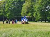 Politieheli landt in Oss voor ernstig zieke 6-jarige: het is zijn allerliefste wens agent te worden