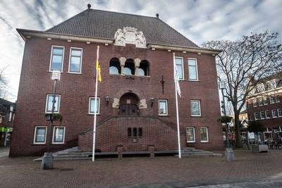 Raad verdeeld: debat over opvang asielzoekers in Asten besloten of openbaar?