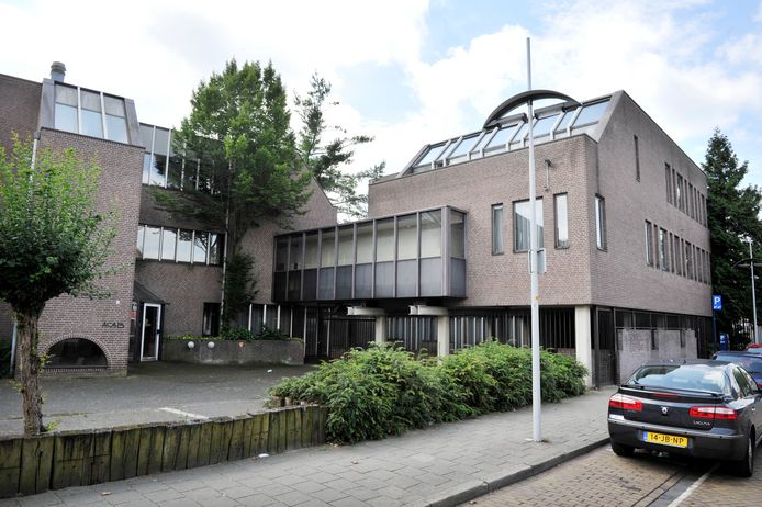 Het voormalige Mediantpand aan de Willemstraat is momenteel in gebruik als Hotel Goodstay voor arbeidsmigranten. Hengelo is eventueel bereid om weer mee te werken aan een opvang van vluchtelingen op die plek.