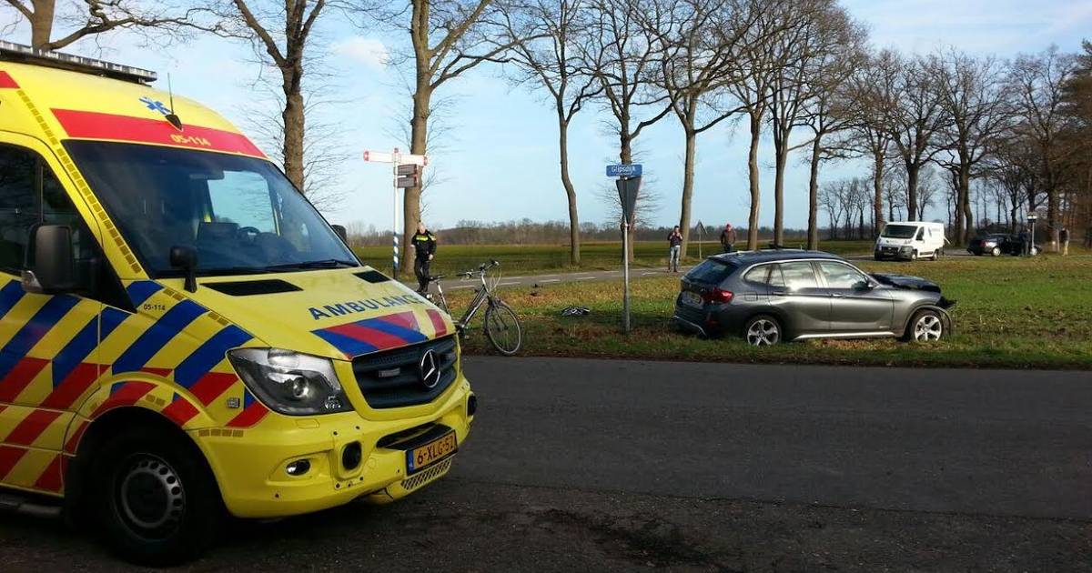 Gewonde bij aanrijding op kruising in Weerselo | Dinkelland | tubantia.nl - Tubantia