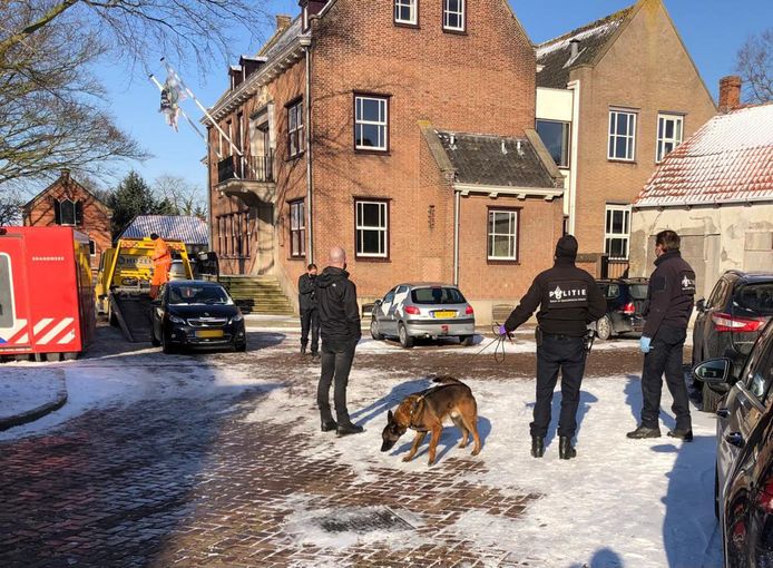 Een politiehond is vandaag ingezet bij een zoekactie in Zeeland. Een vrouw is opgepakt, de politie denkt dat ze te maken kan hebben met de vermiste Zeeuwse ondernemer Ichelle van de Velde.