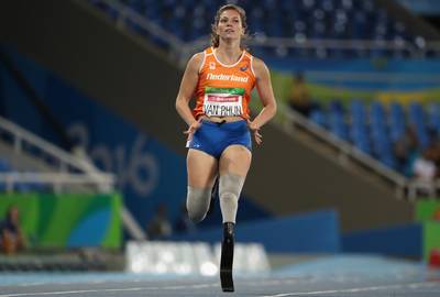 Bladebabe Van Rhijn snelt naar WK-zilver