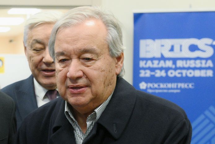 Antonio Guterres, lors de son arrivée à Kazan, en Russie, pour le sommet des Brics