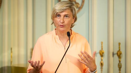 Crevits lanceert opnieuw idee van afspiegelingsregering, voorstel verraadt tikkeltje zenuwachtigheid
