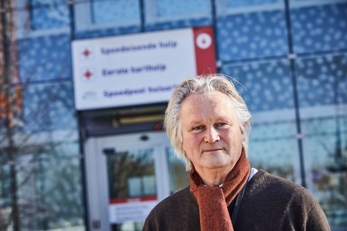 Pier Eringa, voormalig topman van ProRail, is vorige maand begonnen als bestuurder van Gelre ziekenhuizen in Zutphen. Volgens hem is het voorgenomen besluit tot afschaling van het ziekenhuis in Zutphen noodzakelijk.