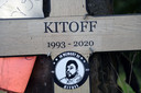 Aan de plaats van het ongeval werd een herdenkingsplekje ingericht voor Christophe ‘Kitoff’ Vander Stappen.
