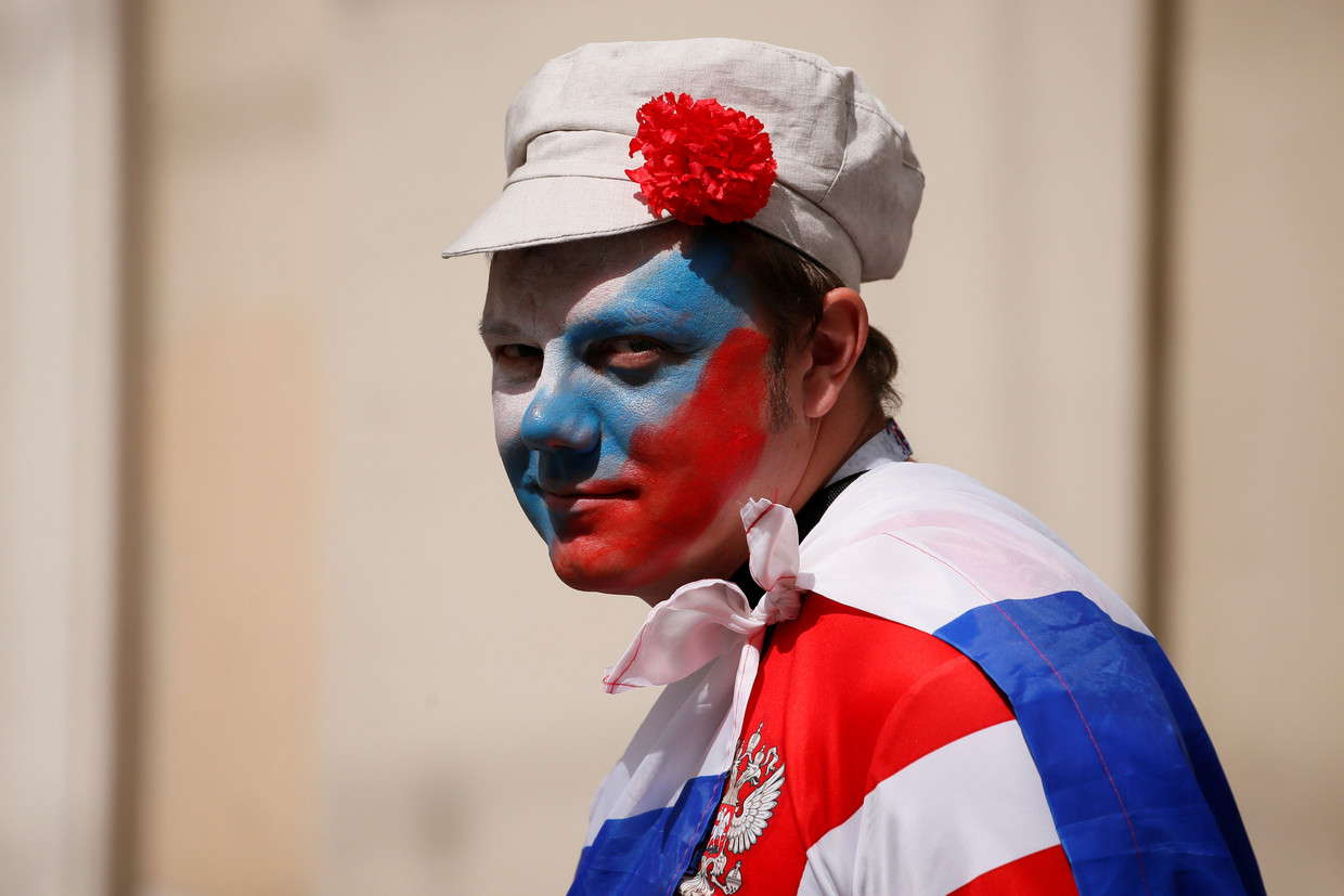 Een supporter van het Russische elftal. Beeld REUTERS
