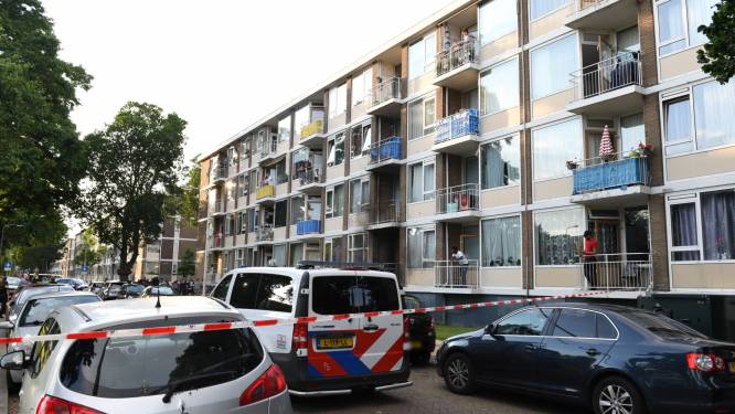 Eerst brand na gegooid explosief, nu bewoners mogelijk beschoten: ‘De hele flat loopt gevaar’