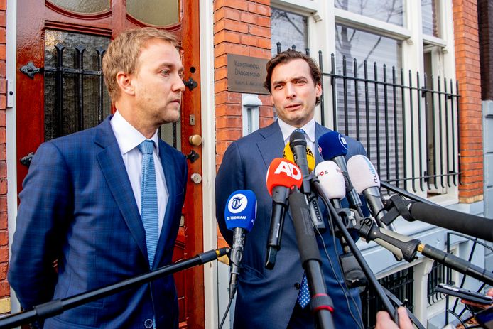 Lennart van der Linden en Thierry Baudet staan de pers te woord.