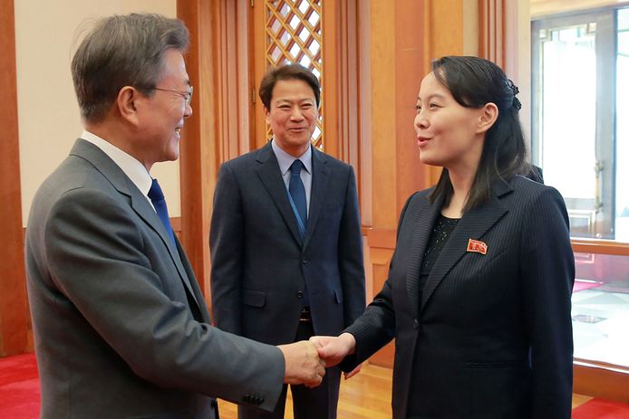 In 2018 schudden de Zuid-Koreaanse president Moon Jae-in en Kim Yo-jong elkaar nog de hand. Vandaag lopen de spanningen weer hoog op.