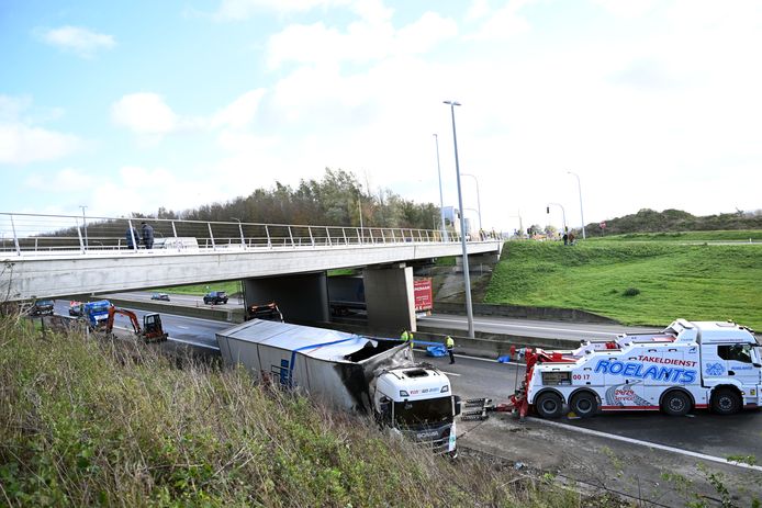 Ongeval gekantelde vrachtwagen op E314 in Leuven.