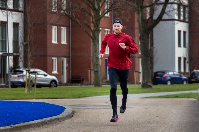 Jeffrey traint al maanden voor de 105 kilometer die hij 30 april gaat rennen.