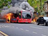 Vlammen slaan uit Londense stadsbus