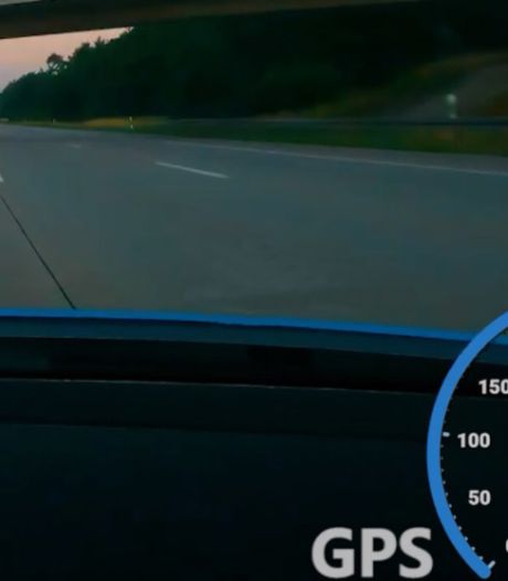 Met 417 km/u over de Duitse snelweg: angstaanjagende video van Tsjechische miljardair