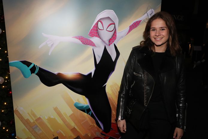 "Eigenlijk is het dankzij mijn broer dat ik fan ben geworden van Spider-Man", aldus Laura Tesoro die haar stem verleent aan de stoere Spider-Gwen.