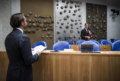 Voltallige Nederlandse regering loopt weg bij toespraak van Baudet tijdens begrotingsdebat