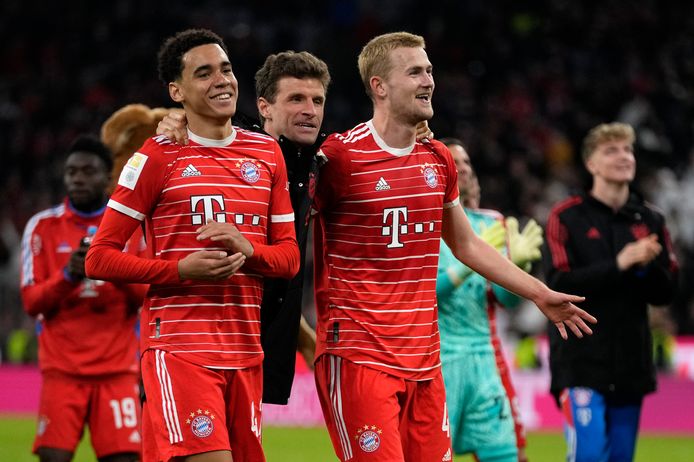 Bayern  München.