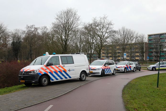 De locatie in Apeldoorn waar het stoffelijk overschot werd aangetroffen.