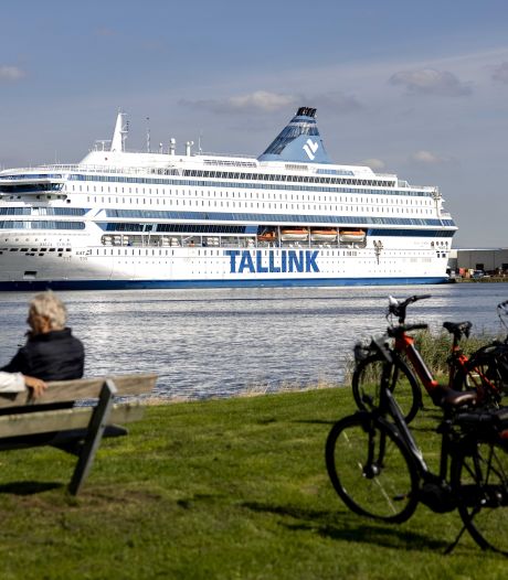 Ondernemers halen bakzeil: asielopvang op cruiseschip Velsen gaat door