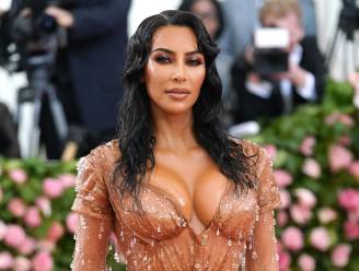 Draagmoeder van Kim Kardashian is aan het bevallen