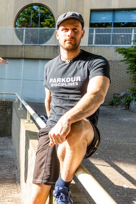 Reggy is de beste meeuwenimitator, nu heeft hij ook pauwen in zijn repertoire: ‘Ze reageren altijd’