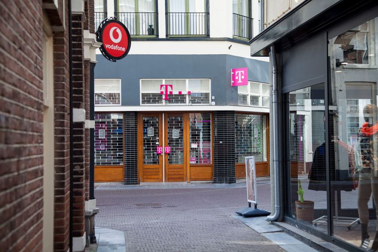 Zou T-Mobile Nederland inderdaad te koop worden gezet, dan is het zonder twijfel de grootste telecomdeal in Nederland sinds jaren. Het FD schat de opbrengst van T-Mobile op 4 à 5 miljard euro. Beeld Getty Images