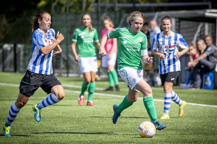 Berghuizen-speelster Judith Engberink: „Vrouwenvoetbal maakt grote stappen.”