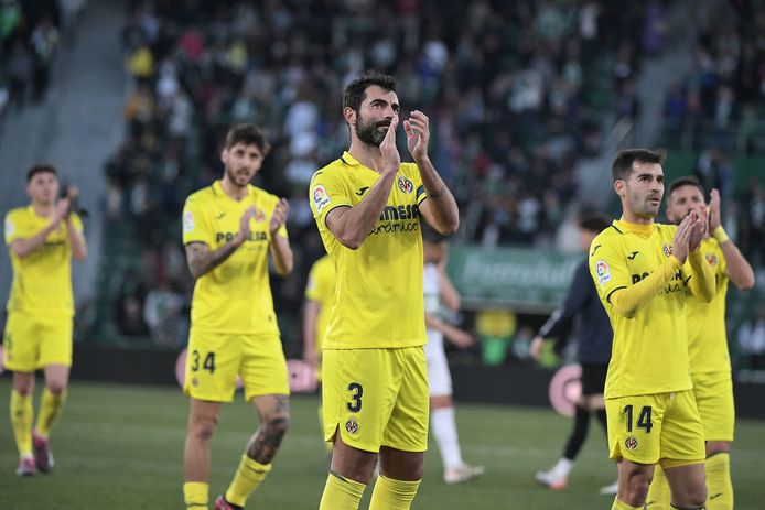 Raul Albiol, an experienced defender from Villarreal.