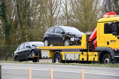 Vier auto's betrokken bij ongeluk op N59