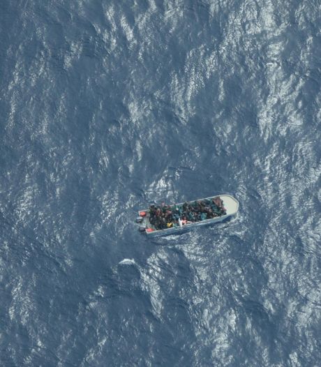 Un bateau parti de Tunisie vers l’Europe coule, 34 migrants disparus