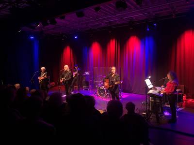 Mirthe van Loon tekende in het Valkhofmuseum een kunstwerk na