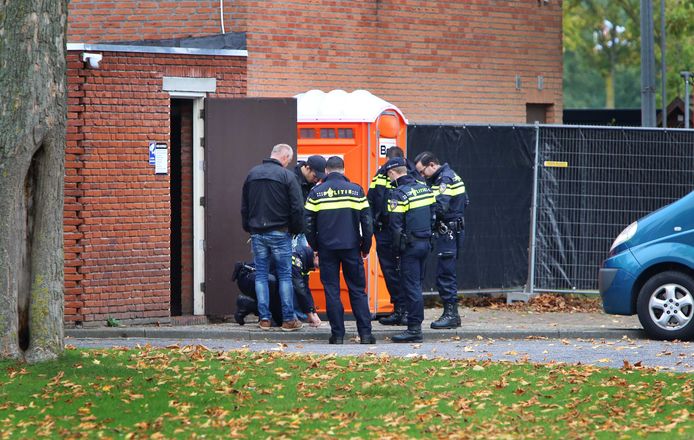 In oktober doorzocht de politie nog de stamkroeg van motorclub Satudarah in Tilburg. Illustratiebeeld.