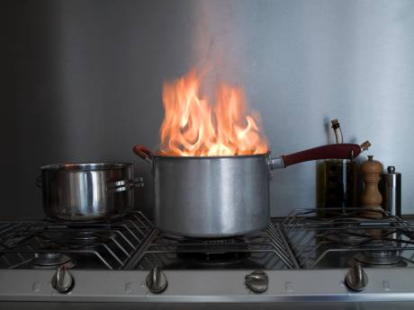 Êtes-vous couvert par votre assurance si vous laissez une casserole sur le feu et causez vous-même des dégâts dus à un incendie ?