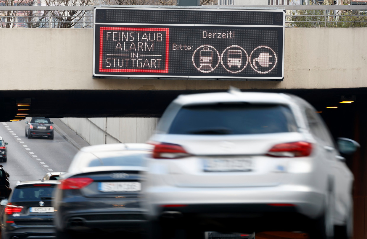 Stuttgart en Düsseldorf mogen vervuilende dieselauto's weren. Beeld EPA