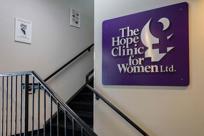 De abortus kliniek in Illinois 'Hope Clinic for Women' is nog open, maar 43 andere in de Verenigde Staten moesten al sluiten sinds het verbod op een abortus.