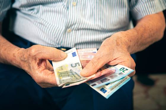Zelf (extra) pensioen opbouwen: is een pensioenspaarfonds beter dan een spaarverzekering?