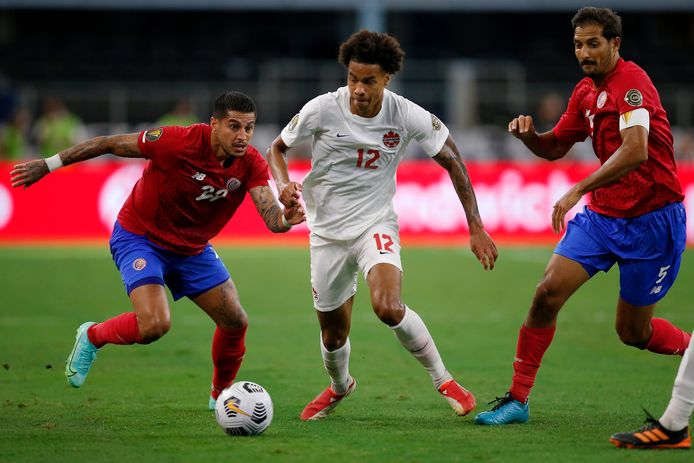 Tajon Buchanan in het shirt van Canada.