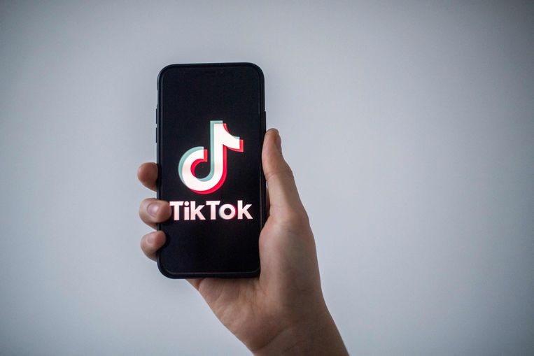 TikTok slaat allerlei gebruikers-informatie op, die terecht kan komen bij de Chinese overheid.  Beeld AFP