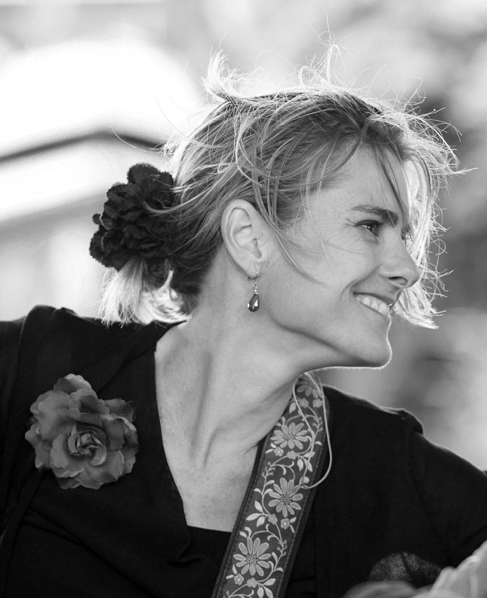 Marleen Achten praat tijdens Notenkrakers over WomensPoetryProject.