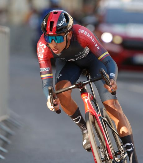 In januari werd nog gevreesd voor zijn leven, nu speldt Egan Bernal weer een rugnummer op: ‘Een wonder’
