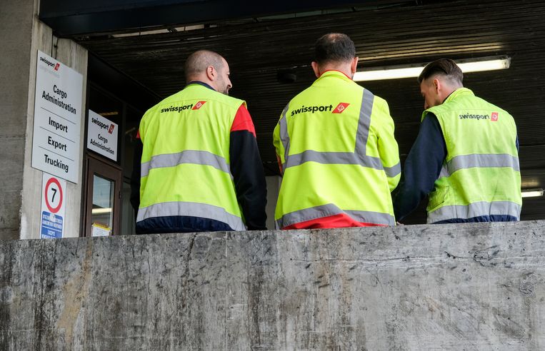 Bij Swissport België staan 1.469 jobs op de helling.