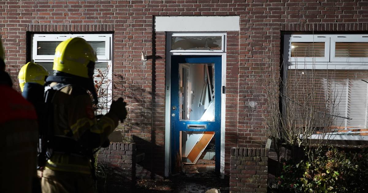 Buurt staat op straat na nachtelijke explosie: ‘Nog nooit een bom meegemaakt, maar dit komt in de bu